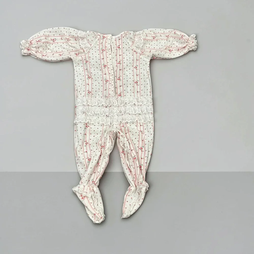 Bright Creek Vintage Floral Lace Footed Sleeper Pajamas White Red 0-3 Mo Girls